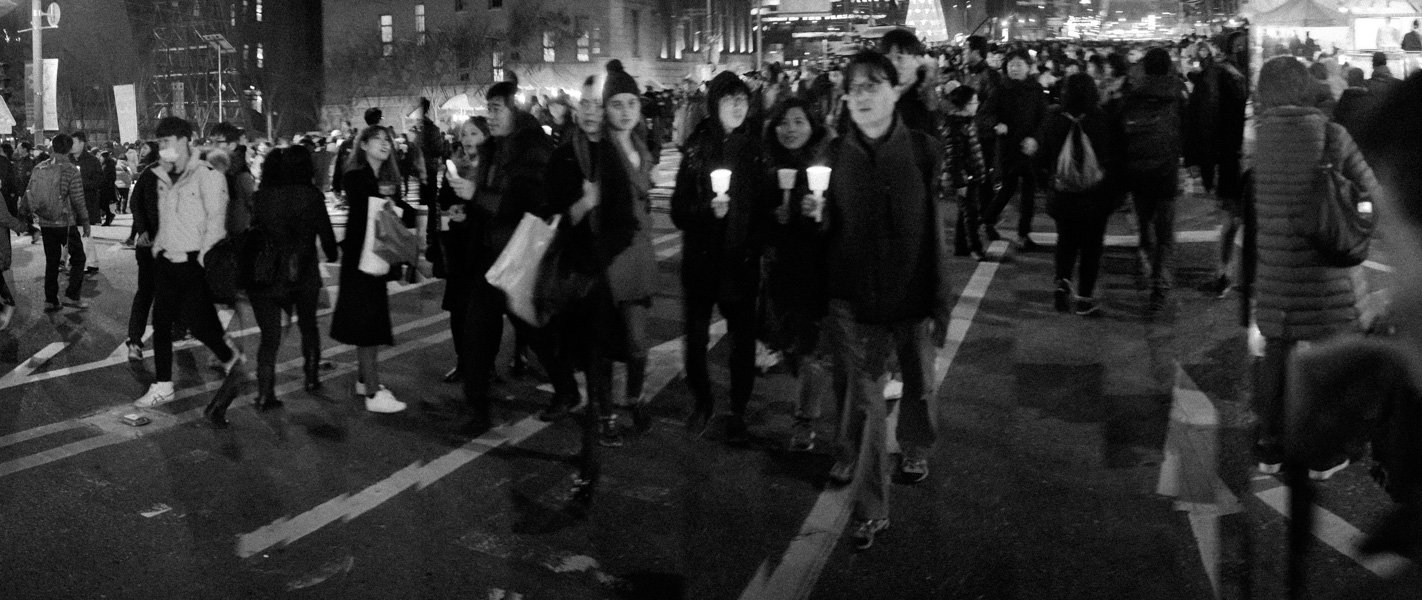 https://michaelmeyerphoto.com/files/gimgs/th-36_20161203_SeoulProtest_MMP-8421.jpg
